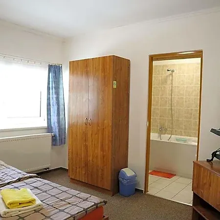 Otel 66 *